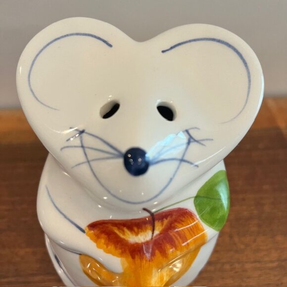 Laurie Gates Hand Painted Ceramic Mouse Holding Apple Cheese Shaker - Picture 6 of 8